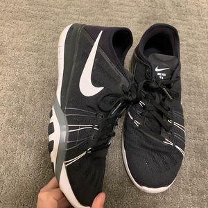 Nike free trainer 6. Size 8.5. Black & white.